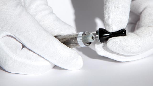 Retirer votre drip-tip en le dévissant.